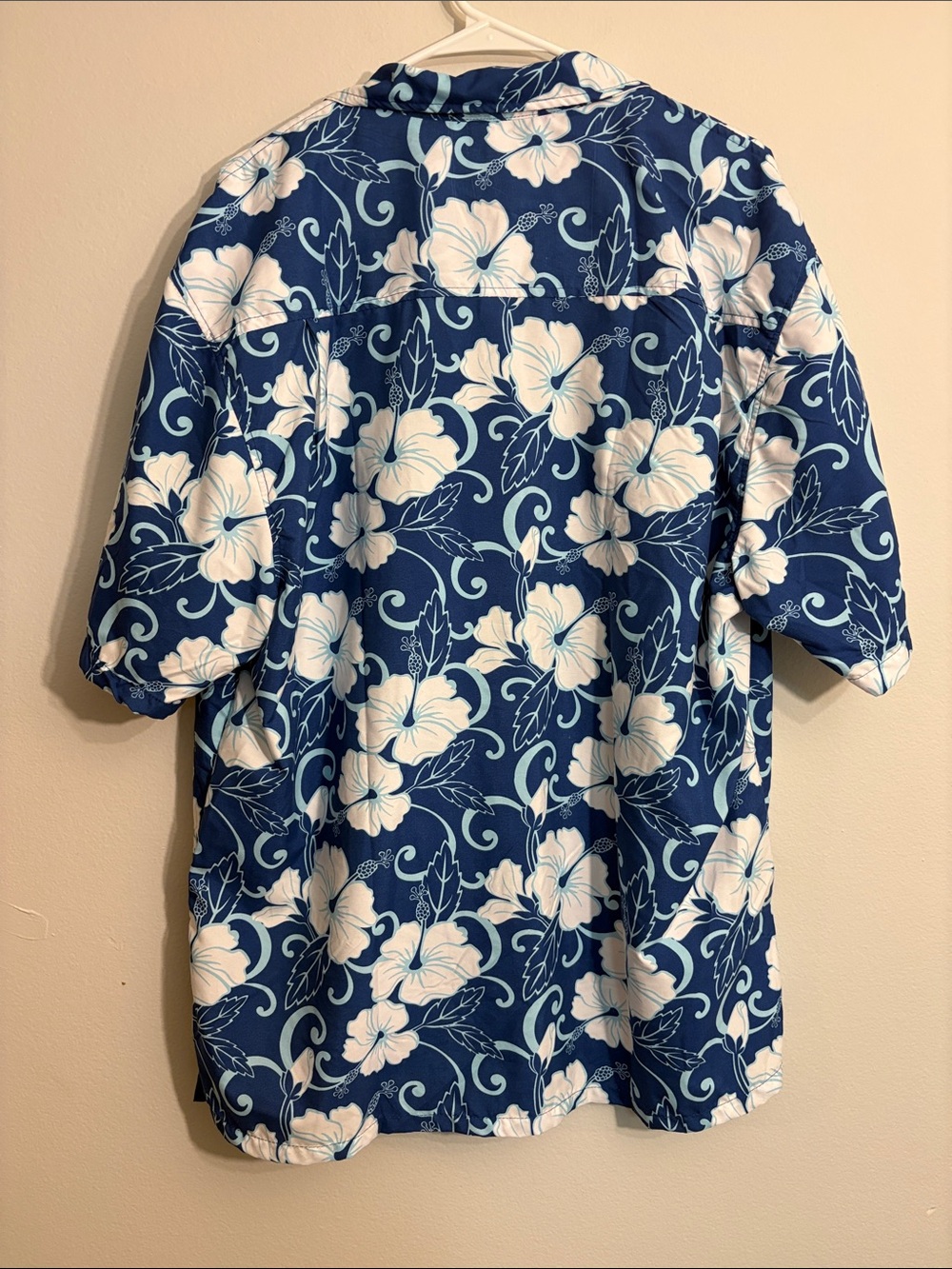 Uzzi Hawaiian Floral Button-Up Shirt in Navy & White size xl - Picture 6 of 8